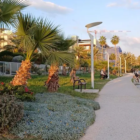 Magic Maisonette 250m From The לרנקה