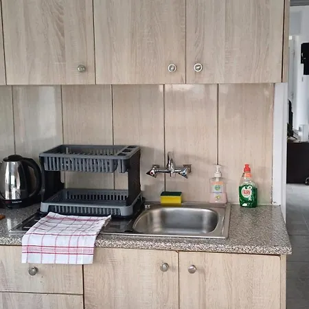 Magic Maisonette 250m From The 라르나카